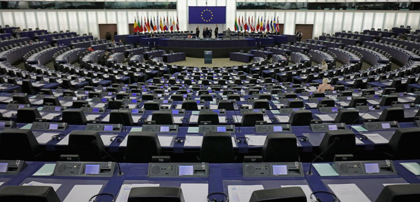 البرلمان الأوروبي يصوت على تجميد مفاوضات انضمام تركيا