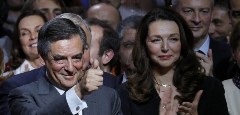 فيون يعلن تمسكه بالترشح لرئاسة فرنسا
