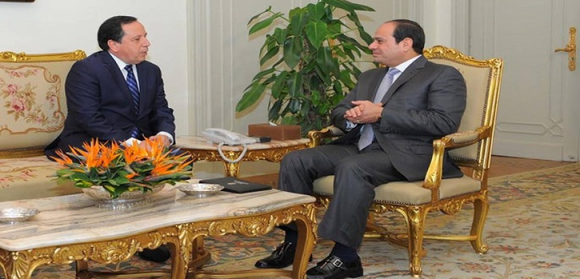 الرئيس يبحث مع وزير خارجية تونس سبل التعاون المشترك