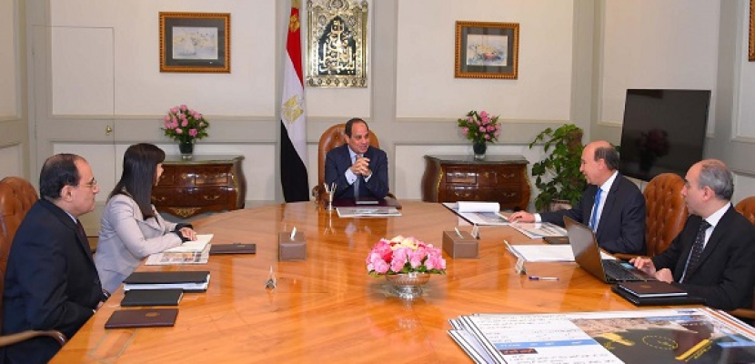 الرئيس السيسي يناقش خطة تطوير الموانئ الواقعة بمنطقة قناة السويس