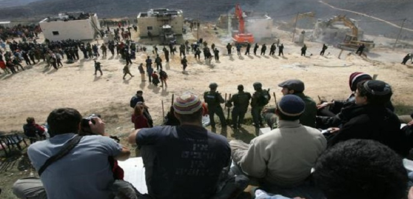 مستوطنون يرفضون عرضا بنقلهم من “عمونا” في الضفة الغربية
