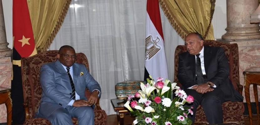 سامح شكرى يبحث مع وزير خارجية أنجولا تطوير العلاقات الثنائية