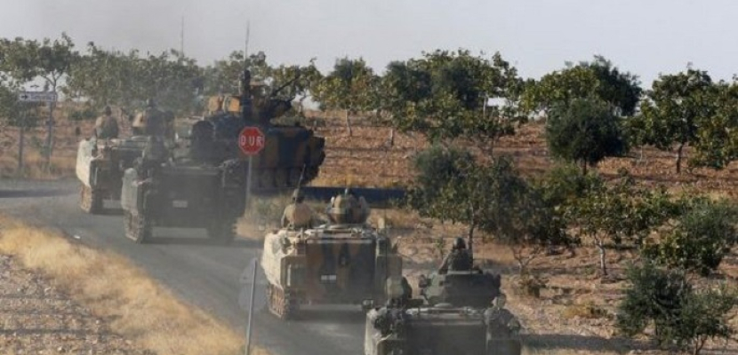 تركيا ترسل تعزيزات إضافية إلى الحدود مع سوريا