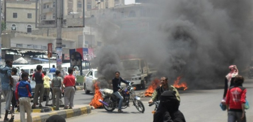 قتلى وجرحى من المدنيين جراء قصف للحوثيين على مدينة حيس جنوبي غربي اليمن