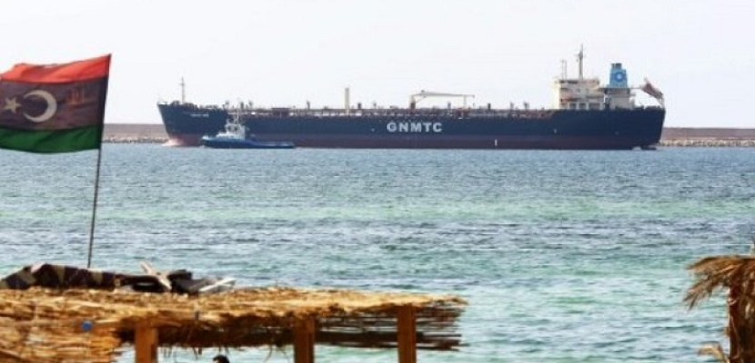 فصيل مسلح يدخل ميناءين نفطيين كبيرين في ليبيا