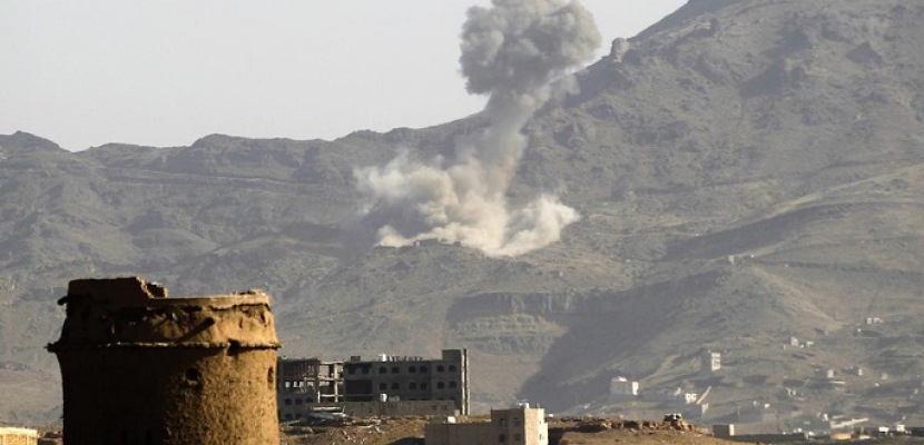 طيران التحالف يقصف الحوثيين بمعسكر “خالد” فى تعز ومعارك عنيفة فى محيطه