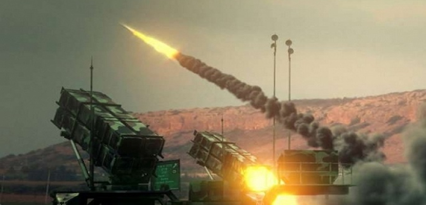مصادر عسكرية يمنية: اعتراض صاروخ باليستي باتجاه مدينة “المخا”