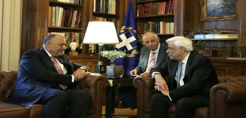 خلال زيارته لأثينا.. شكري يلتقي الرئيس اليوناني ويجري مباحثات مع نظيره اليوناني