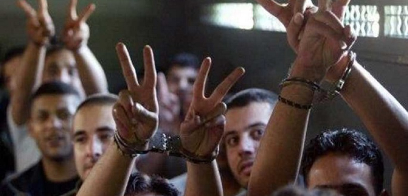 إسرائيل تعتقل 2 وتمنع فعاليات التضامن مع الأسرى في القدس