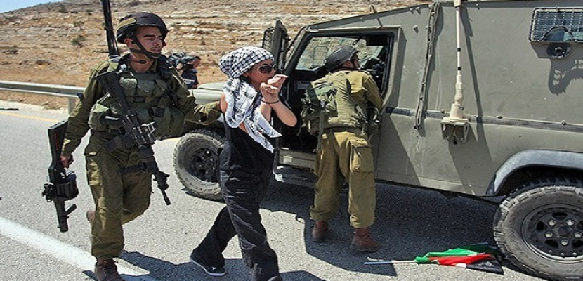 الاحتلال الإسرائيلي يعتقل طفلة فلسطينية على حاجز قلنديا شمال القدس