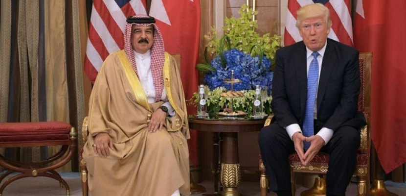ترامب يتعهد بتحسين العلاقات مع البحرين