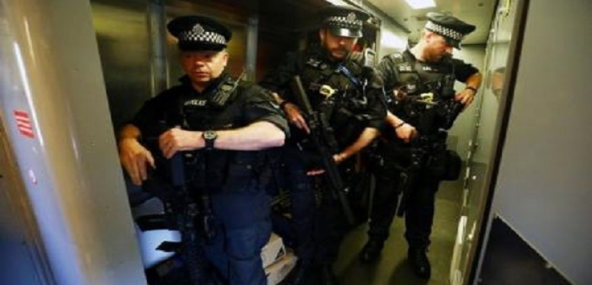 دوريات للشرطة المسلحة داخل قطارات بريطانيا لأول مرة