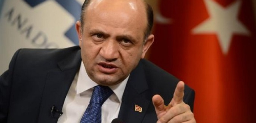 وزير الدفاع التركي: لا نعتزم إعادة تقييم قاعدتنا العسكرية في قطر