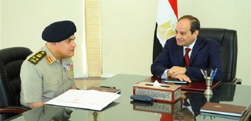 الرئيس السيسى يجتمع مع وزير الدفاع والانتاج الحربي