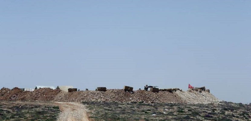 مصادر: انسحاب مسؤول بجبهة النصرة مع 30 مسلحا باتجاه قلعة الحصن شرق جرود عرسال