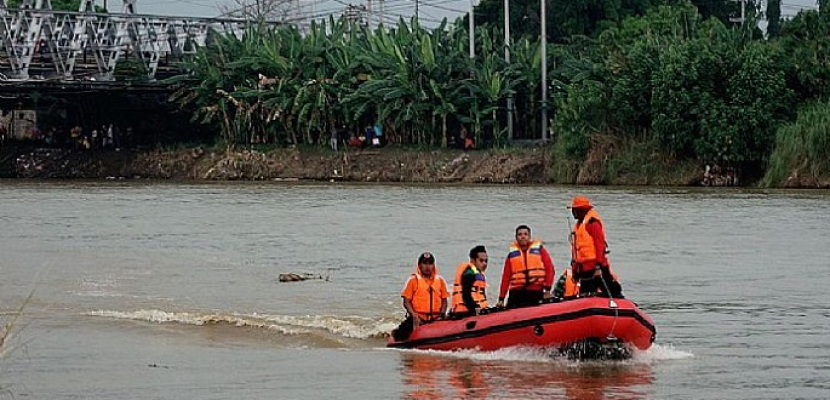 مقتل 10 على الأقل في غرق زورق سريع باندونيسيا