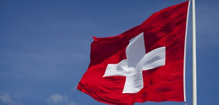 صحيفة بريطانية: سويسرا قد تتخلى عن قرون من التزامها الحياد بسبب حرب أوكرانيا