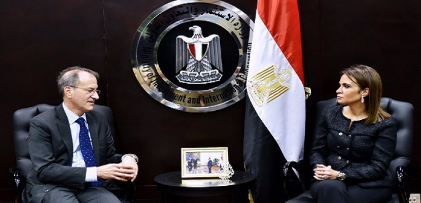 سحر نصر تبحث مع وفد امريكى زيادة الاستثمارات الأمريكية فى مصر​