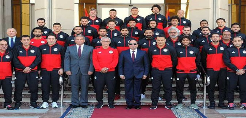 الرئيس السيسي يهنئ المنتخب الوطني والشعب المصري بالصعود الى مونديال روسيا 2018
