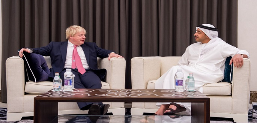 وزيرا خارجية الإمارات وبريطانيا يبحثان التعاون المشترك ومستجدات الأوضاع في المنطقة
