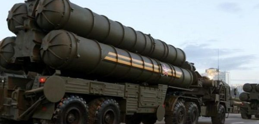 روسيا: الدفاع الجوي يجري عمليات لإطلاق صواريخ “إس-400” في شرق البلاد