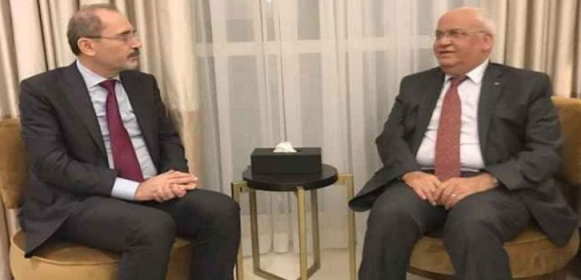 وزير الخارجية الأردني يبحث مع عريقات جهود الحد من تداعيات القرار الأمريكي بشأن القدس