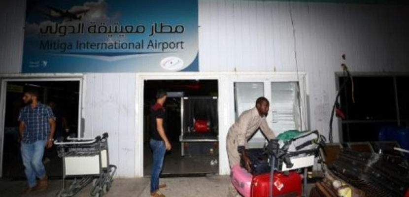 عشرة قتلى على الأقل في معارك قرب مطار بالعاصمة الليبية