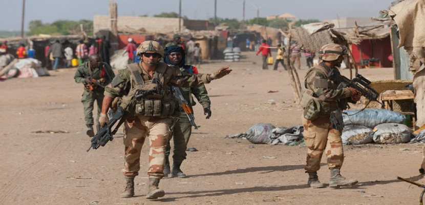 الجيش الفرنسي: مقتل 30 مسلحا في اشتباك في مالي