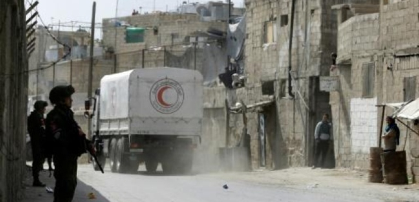 قافلة مساعدات تدخل الغوطة الشرقية المحاصرة .. والجيش السوري يواصل تقدمه