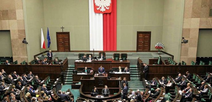 التلجراف: وفد بولندي في إسرائيل لنزع فتيل أزمة قانون المحرقة