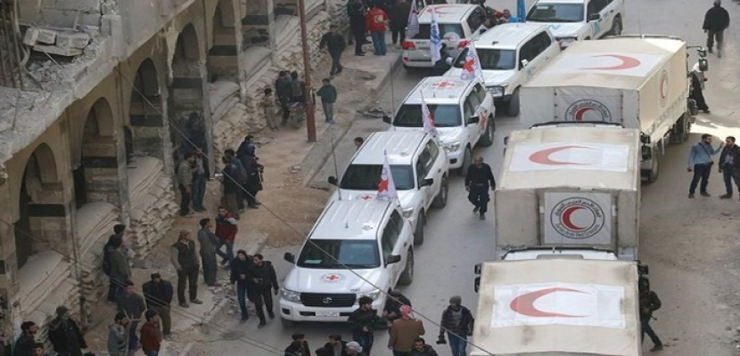 الصليب الأحمر : 13 شاحنة مساعدات إنسانية دخلت الغوطة الشرقية