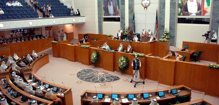 مجلس الأمة الكويتي يوافق على قبول غير الكويتيين بوظائف الجيش