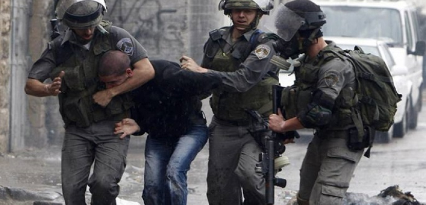 الاحتلال الإسرائيلي يعتقل 9 فلسطينيين من الضفة الغربية
