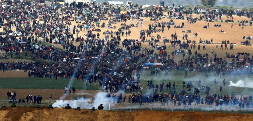 130 مصابا فلسطينيا على حدود غزة مع إسرائيل في الجمعة الثلاثين من مسيرات العودة
