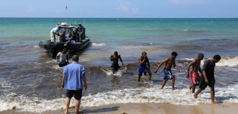 خفر السواحل الليبي ينقذ 301 مهاجر كانوا في طريقهم لأوروبا