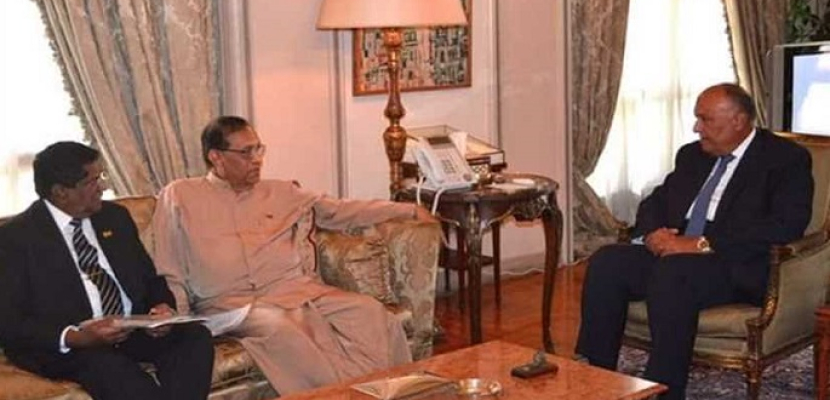 وزير الخارجية يبحث مع رئيس البرلمان السريلانكي تعزيز العلاقات الثنائية بين البلدين