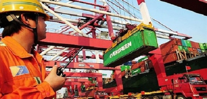 تراجع الصادرات يزيد القلق حول تباطؤ النمو الاقتصادي الصيني