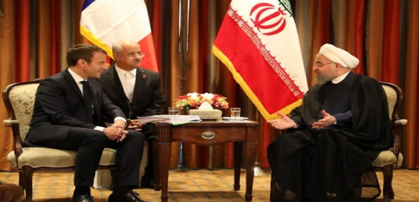 روحاني لماكرون: إيران عازمة على ترك “كل الأبواب مفتوحة” لإنقاذ الاتفاق النووي