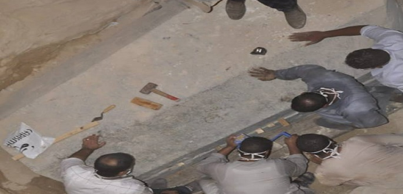 وزارة الآثار تنفي الشائعات حول نوع السائل وهوية الهياكل العظمية بداخل تابوت الإسكندرية