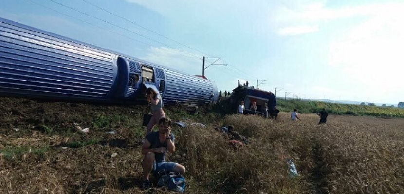خروج قطار عن القضبان في تركيا ومقتل وإصابة عدد من الركاب