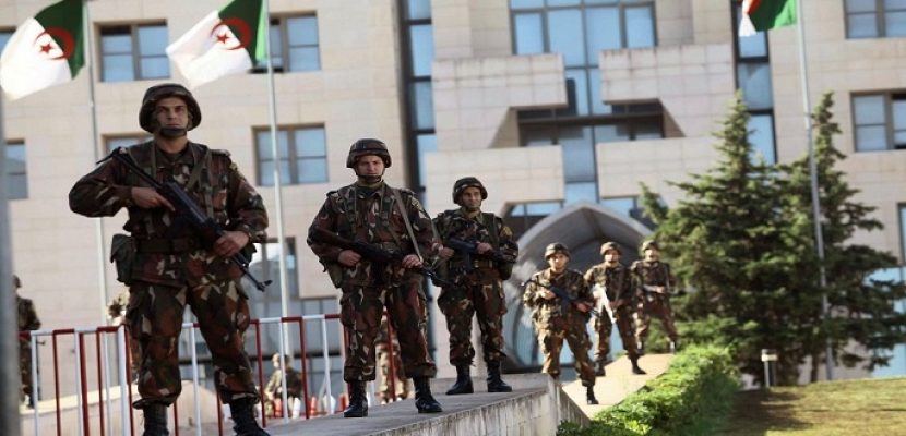 الجيش الجزائري يعلن هوية 4 إرهابيين قتلوا الشهر الماضي