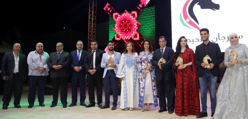 رسالة حب وتضامن من الأردن للفلسطينيين في افتتاح مهرجان الفحيص