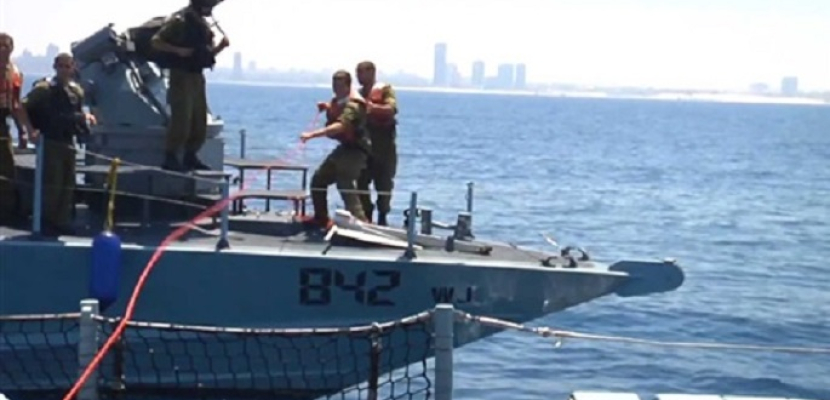 البحرية الإسرائيلية تستولي على “سفينة الحرية” التي أبحرت لكسر حصار غزة