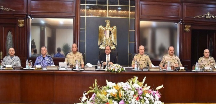 الرئيس السيسي يشيد بجهود الجيش والشرطة في التصدي للعمليات الإرهابية والإجرامية