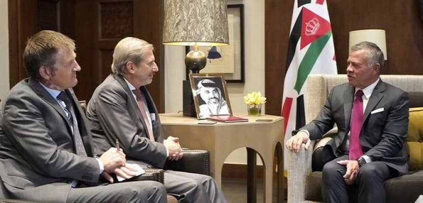 العاهل الأردني يؤكد ضرورة التوصل إلى حلول سياسية لأزمات الشرق الأوسط