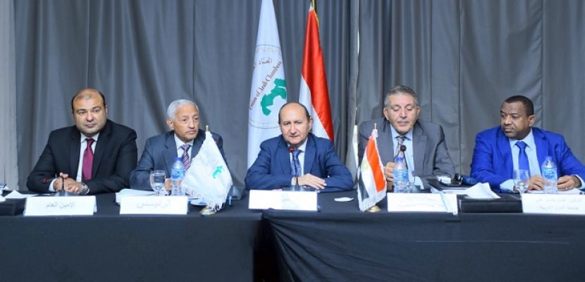 وزير التجارة والصناعة يلتقى بأعضاء مجلس إدارة اتحاد الغرف العربية