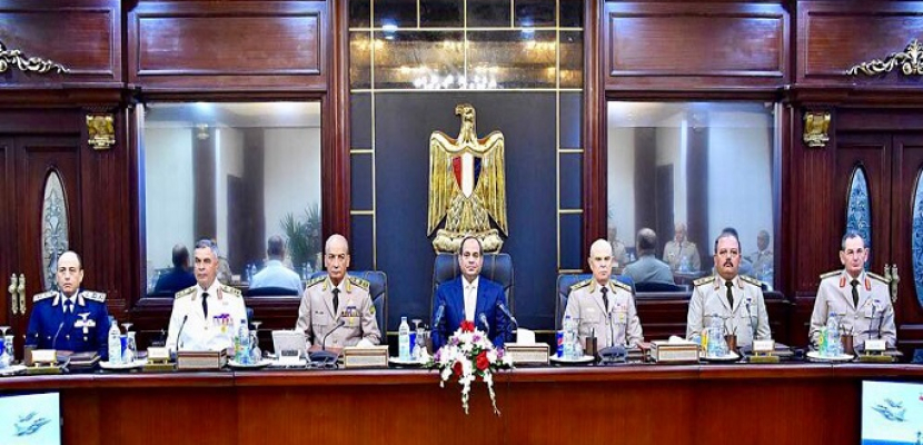 الرئيس السيسي يعقد اجتماعا مع المجلس الأعلى للقوات المسلحة