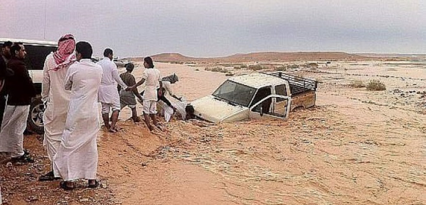 السلطات السعودية تدعو المواطنين والمقيمين لتجنب مجارى السيول