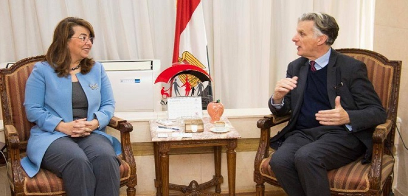 بالصور.. السفير البريطاني بالقاهرة يشيد ببرامج الحماية الاجتماعية التي تنفذها وزارة التضامن
