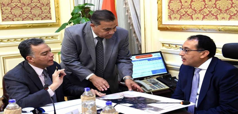 رئيس الوزراء يستعرض الموقف التنفيذي لمشروعات محاور النيل ويُوجه بتوفير 300 مليون جنيه لاستكمالها